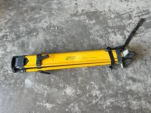 lot 667 image: Frontier Precision Tripod
