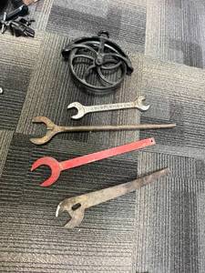 lot 685 image: Vintage Pulley & Wrenches