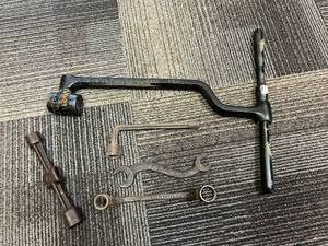 lot 690 image: Vintage Hand Tools - Ford, Champion, IH