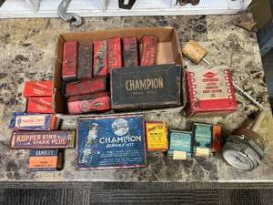 lot 699 image: Vintage Auto Lot