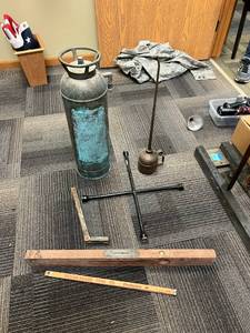 lot 703 image: MIxed Lot