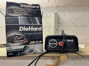 lot 759 image: Die Hard 10A Battery Charger
