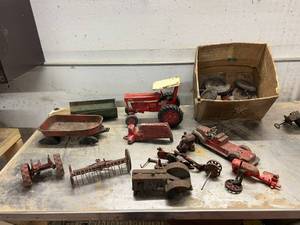 lot 761 image: Vintage Toy Lot