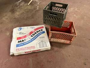 lot 805 image: Dairy Totes & Magic Corner