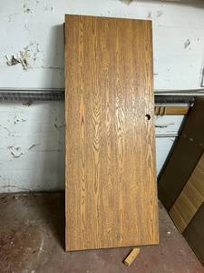 lot 807 image: Doors