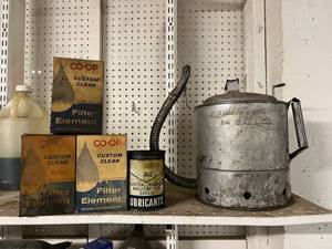 lot 812 image: Vintage Auto Items