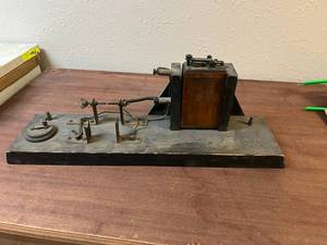 lot 731 image: Antique Telegraph 