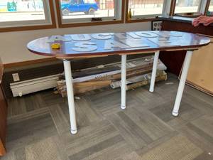 lot 817 image: Table