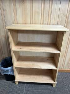 lot 826 image: Book Shelf