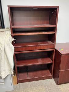 lot 830 image: 2 Book Cases