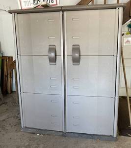 lot 834 image: Rubbermaid Storage Cabinet & Contents