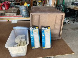 lot 840 image: Plastic File Cabinet & Key Racks