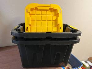 lot 849 image: 2 Bin Boss 12 Gallon Heavy Duty Storage Totes with Lids