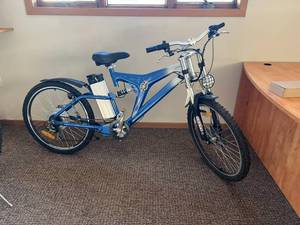 lot 16 image: NOS Blue Electric Bike with Charger & Battery