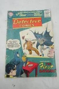 lot 1 image: Comic DC .10 Detective Comics Sept. No. 235