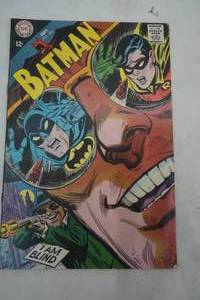 lot 48 image: Comic DC .12 Batman Sept. No. 205