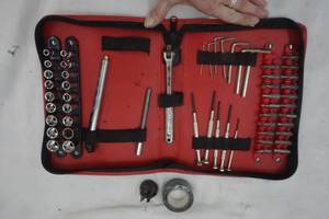 lot 90 image: Tools, SocketScrewdriver set in Red Case