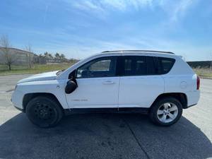 lot 17 image: 2016 Jeep Compass Sport - 4X4