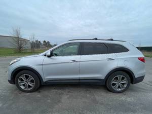 lot 15F image: 2013 Hyundai Santa FE GLS - AWD - 2 OWNERS