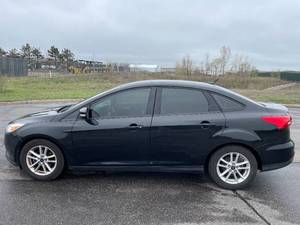 lot 14 image: 2015 Ford Focus SE
