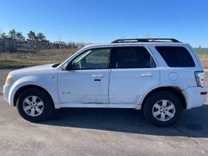 lot 17F image: 2008 Mercury Mariner V6 - 2 OWNERS