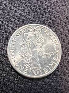 lot 83 image: 1943 US MERCURY DIME UNC
