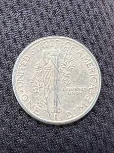 lot 87 image: 1944 US MERCURY DIME UNC