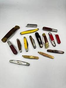 lot 16 image: 16 vintage Pocket Knives
