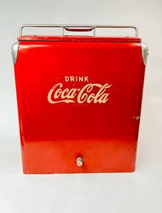 lot 6 image: Vintage Coca-Cola Cooler