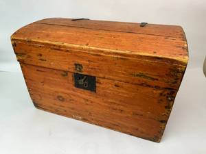 lot 36 image: Antique Wood Chest