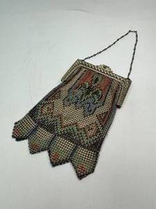 lot 44 image: Antique Metal Mesh Flapper Purse Handbag