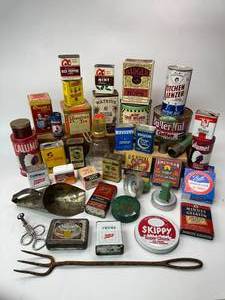 lot 53 image: Vintage Kitchen Lot