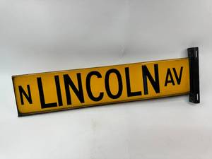 lot 70 image: 1950s N Lincoln Ave. Chicago Street Sign
