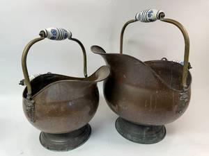 lot 106 image: Pair of Antique Copper Coal Scuttle with Delft Blue Handles