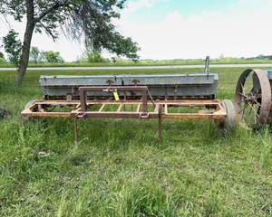 lot 16 image: Minneapolis Moline 10 Ft Grain Drill, 3-Pt