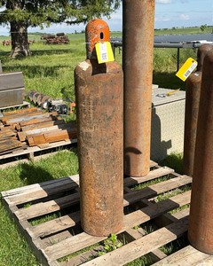 lot 26 image: Acetylene Cylinder