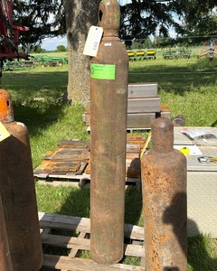 lot 25 image: Oxygen Cylinder