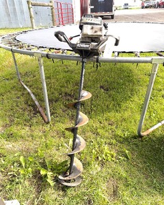 lot 35 image: Gas Powered Ice Auger