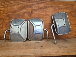 lot 12 image: Older Truck Mirrors