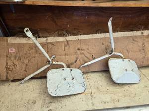 lot 15 image: Older Truck Mirrors