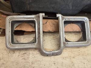 lot 20 image: Square Body Chevy Head Light Bezels