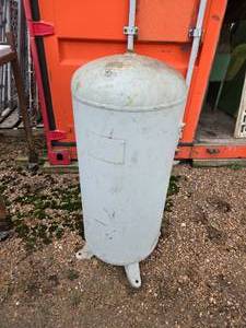 lot 39 image: Air Compressor Tank