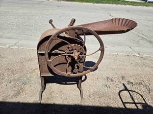 lot 41 image: Vintage Corn Sheller - Spins