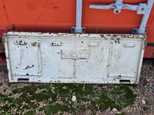 lot 50 image: Willys Tailgate