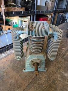 lot 53 image: Compressor - Untested
