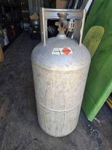 lot 59 image: Propane Tank - Possibly for a Fork Lift