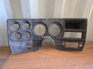 lot 75 image: Chevrolet Instrument Cluster Panel