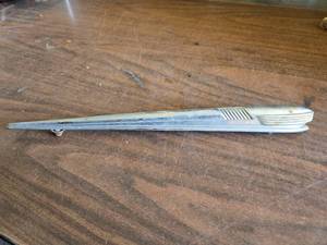lot 82 image: 1941() Chevy Fender Emblem