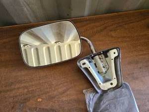lot 84 image: Truck Mirror