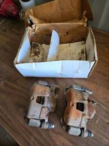 lot 85 image: Pair of Brake Callipers - Unknown Make of Model